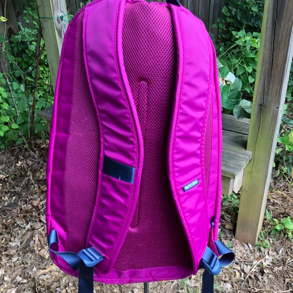 Computer Backpack by Incase - Picture 2 of 5